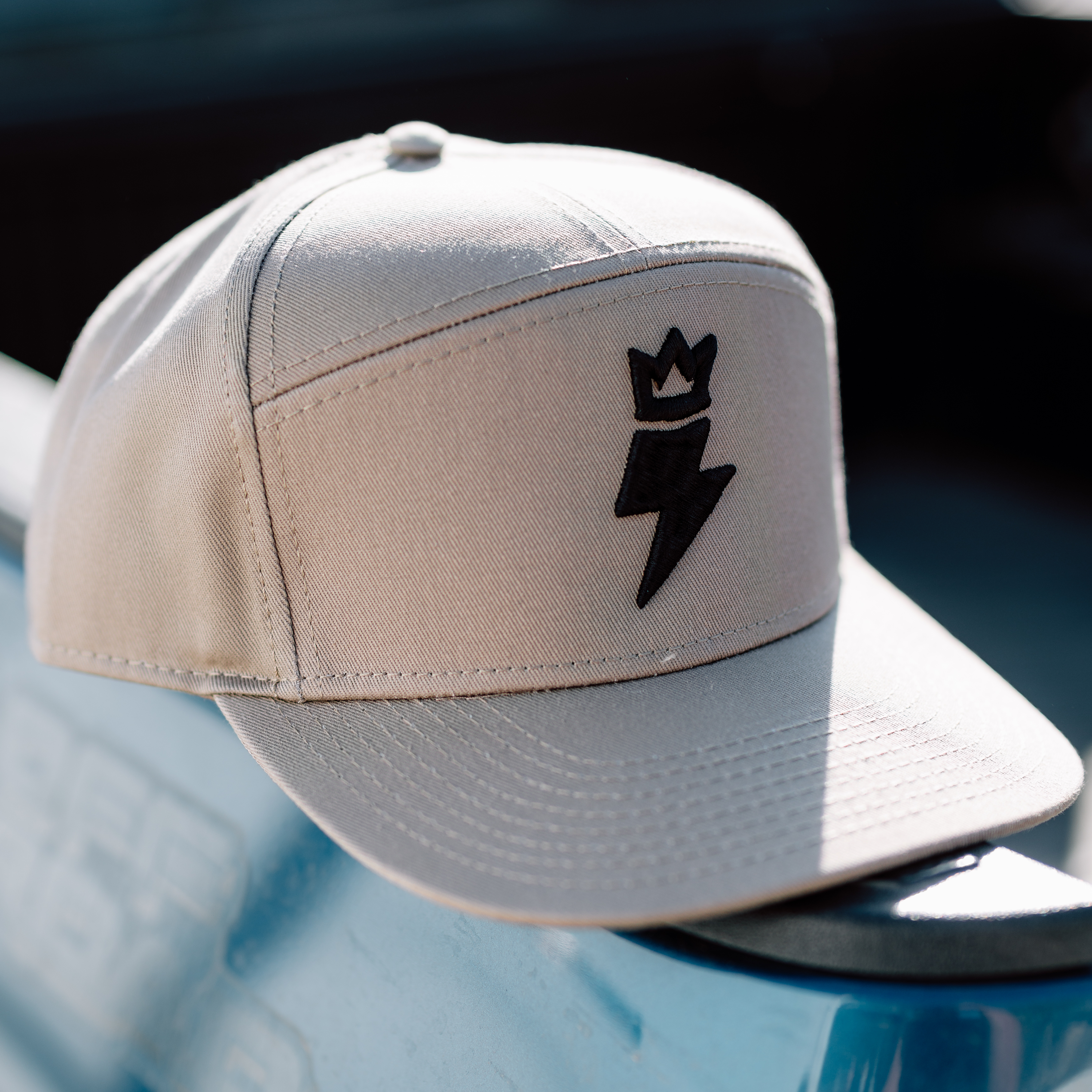 Bolt Snapback Tan
