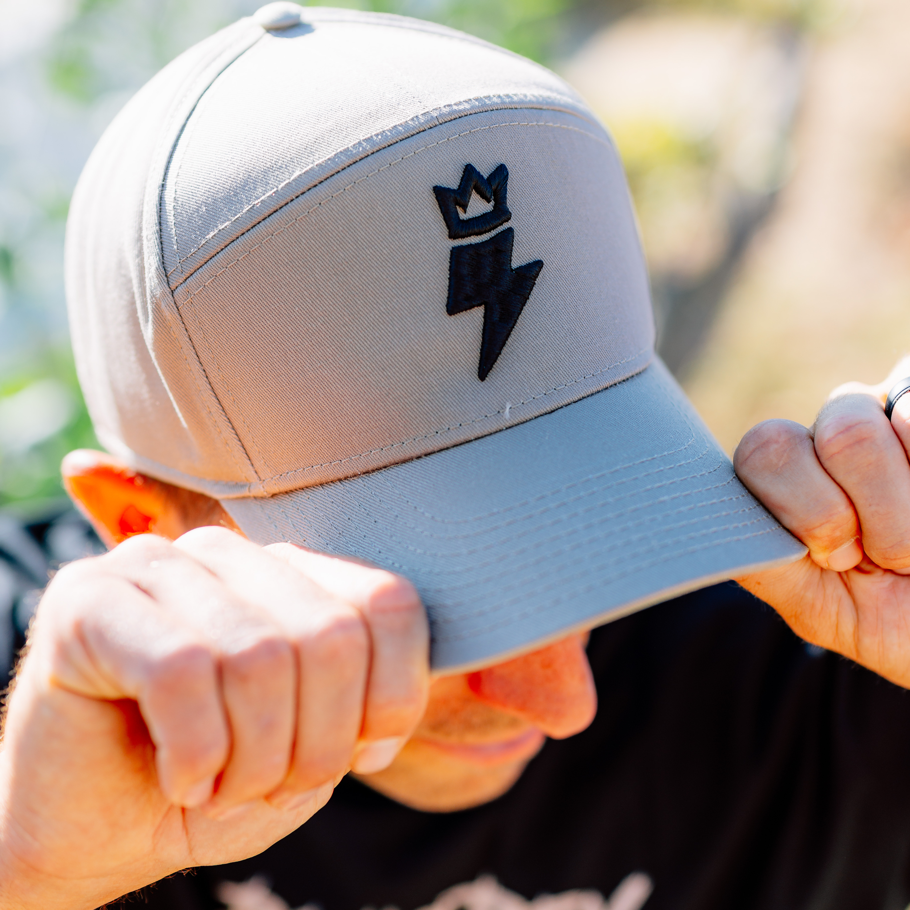Bolt Snapback Tan